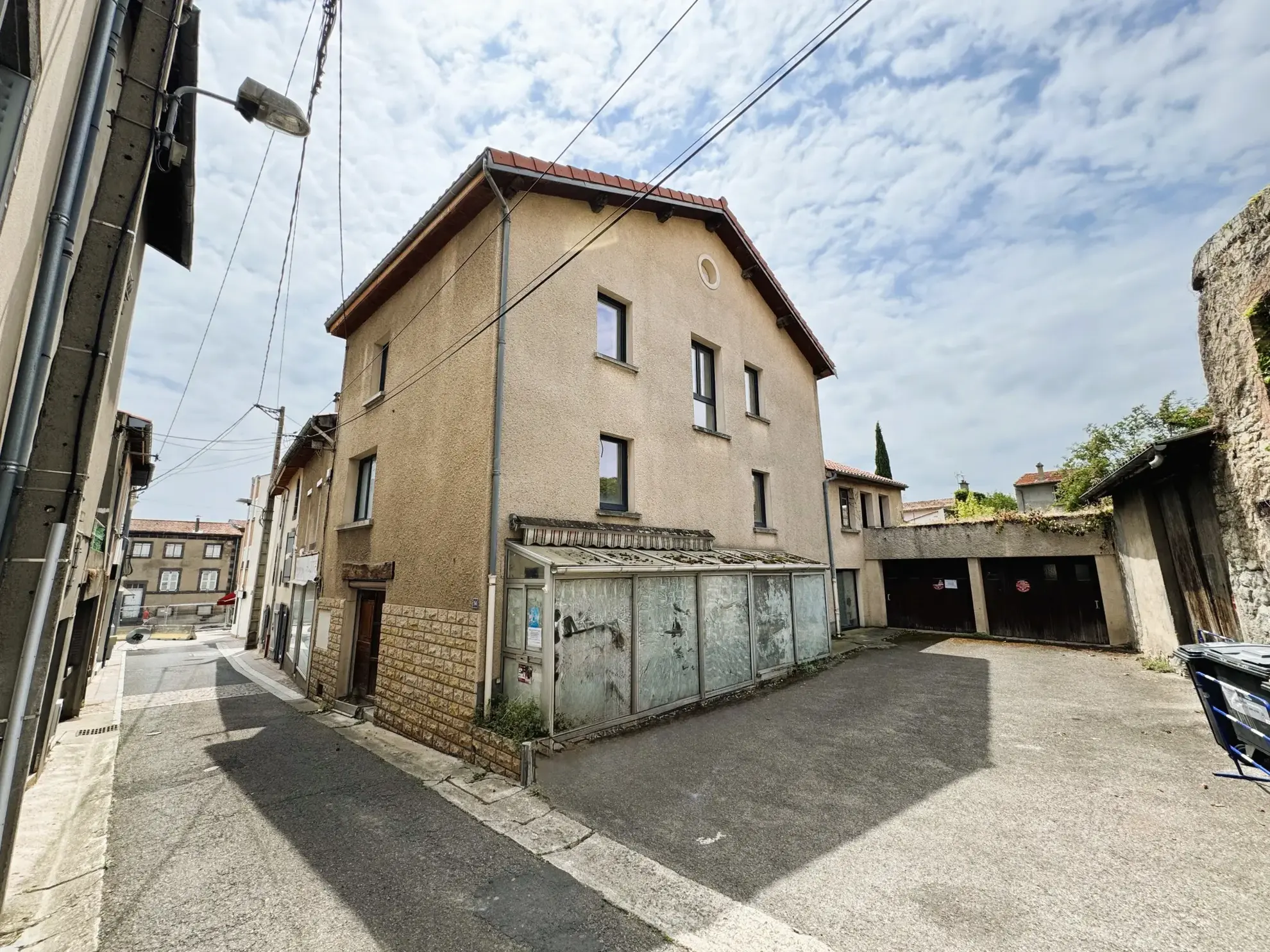 Maison spacieuse avec garage et jardin au cœur de Cournon d'Auvergne 