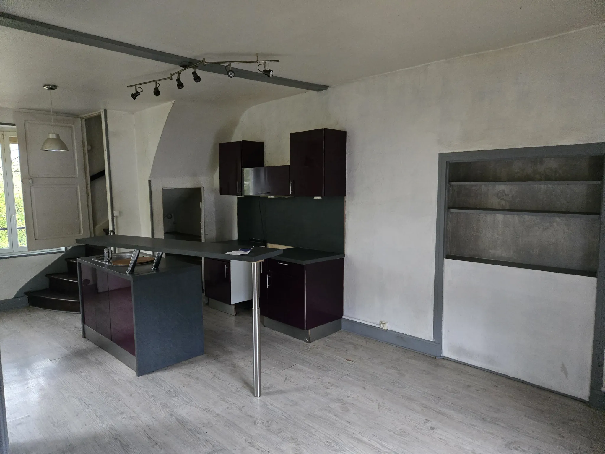 Maison de caractère à Frouard, 4 pièces, à rénover, avec jardin et éléments d'époque 