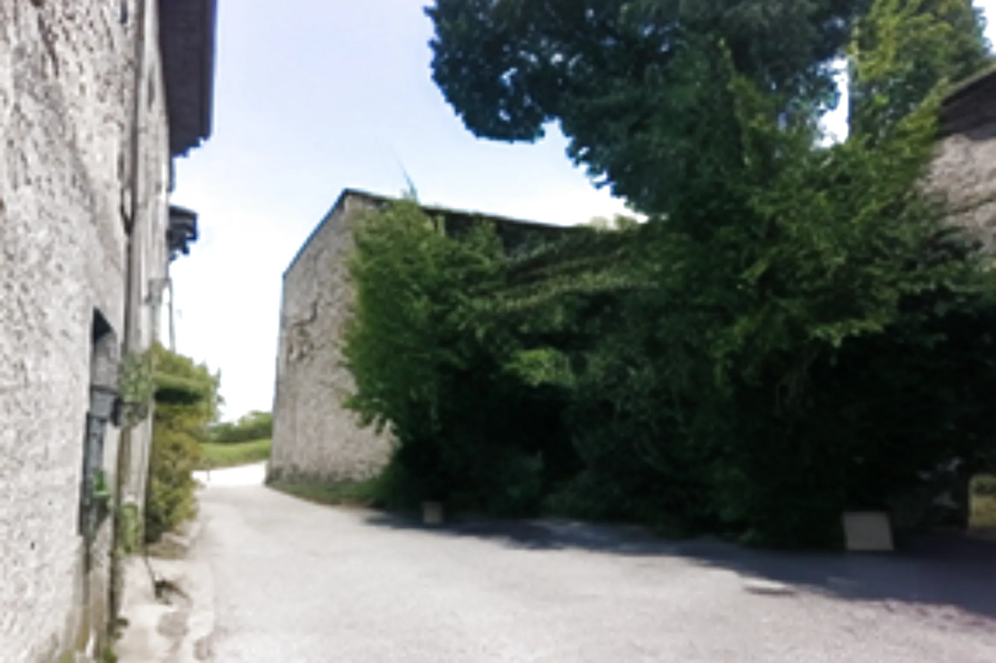 Grange en pierres à rénover avec permis de construire à Rochefort en Valdaine 
