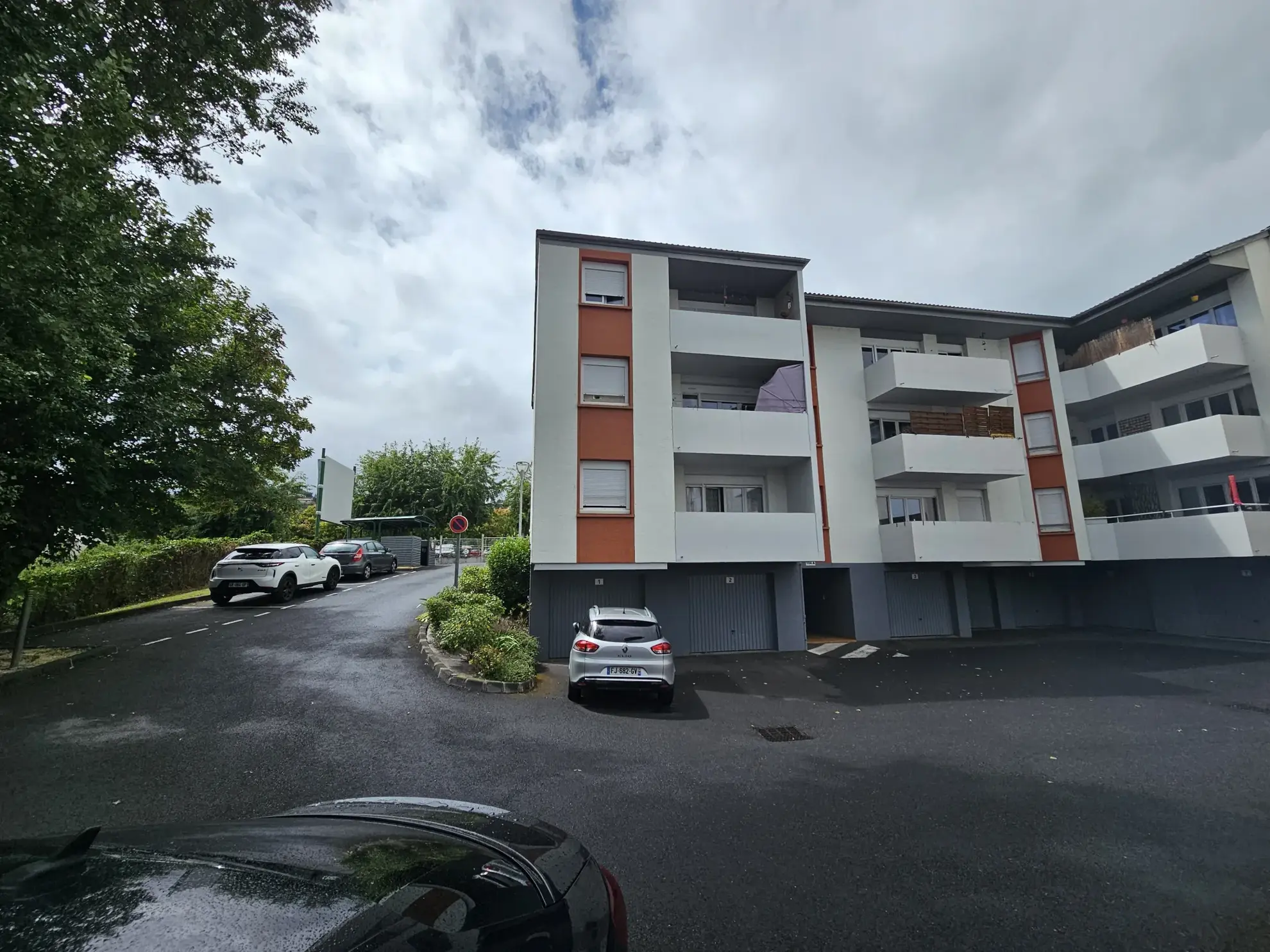 Appartement 5 pièces avec terrasse, loggia, cave et garage à Clermont-Ferrand 