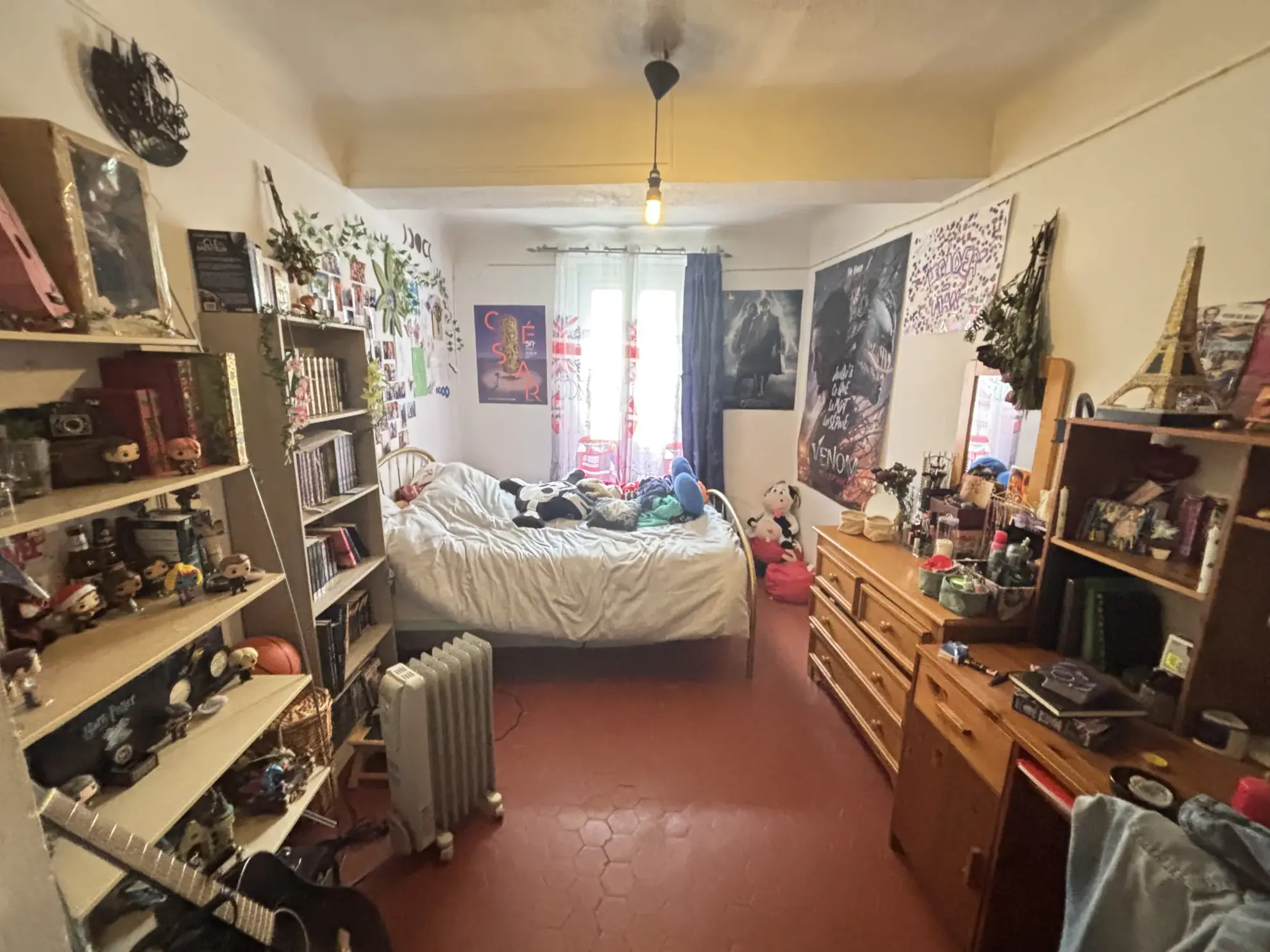 Immeuble à vendre à Sollies Pont avec deux T3, garage, bon rendement locatif 