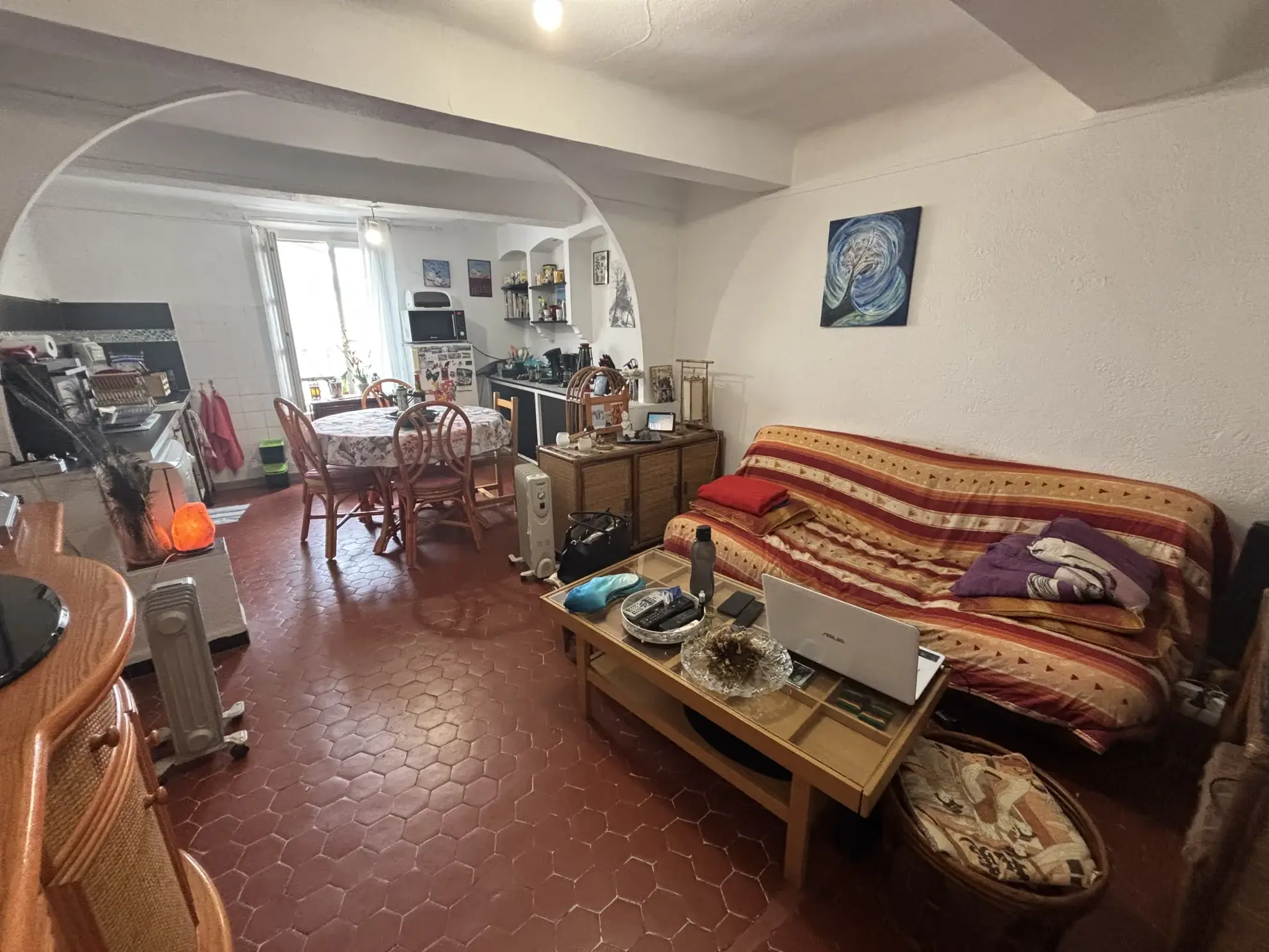 Immeuble à vendre à Sollies Pont avec deux T3, garage, bon rendement locatif 