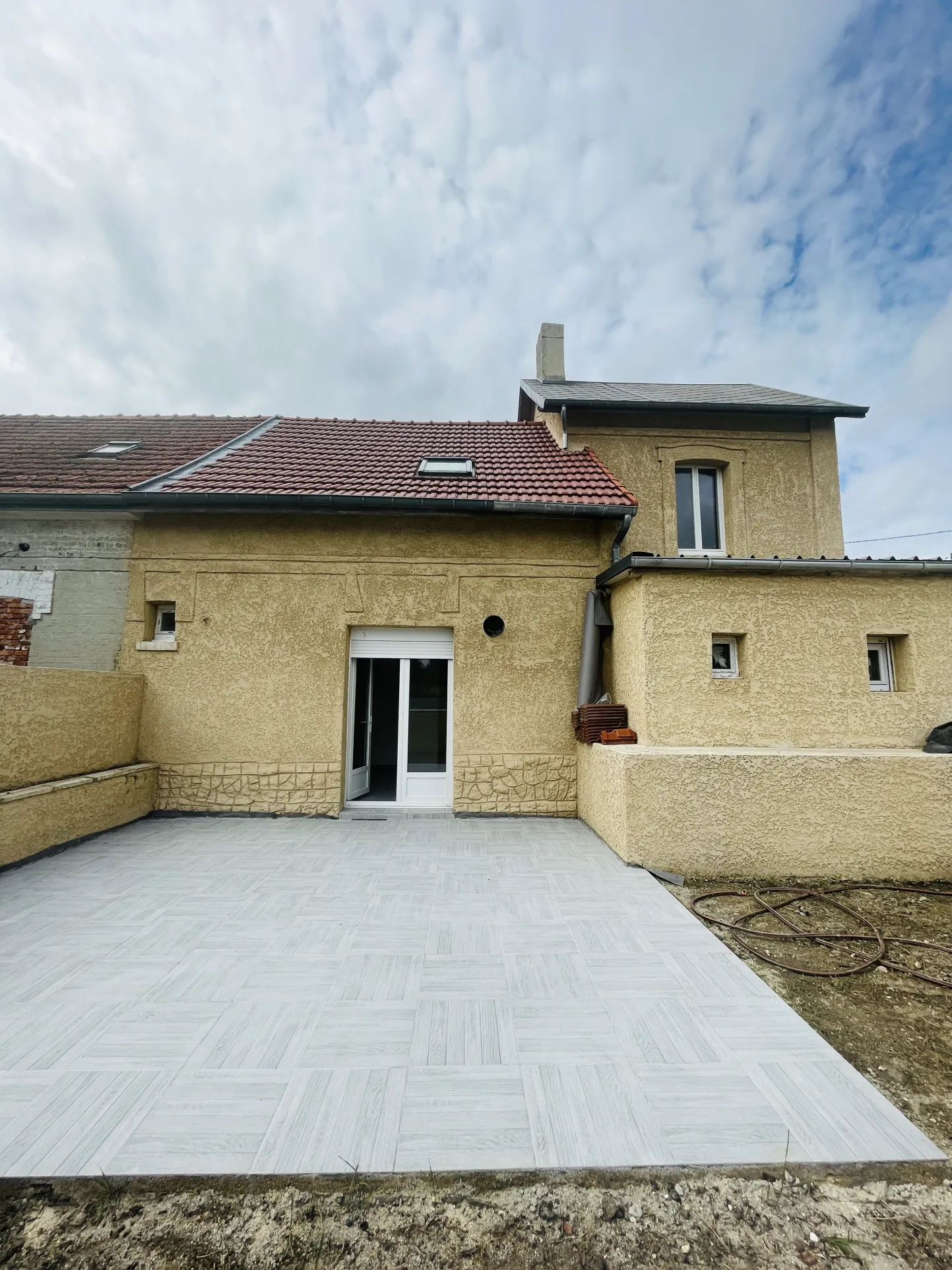 Maison rénovée de 105 m² avec 3 chambres à Nauroy, proche Saint-Quentin 