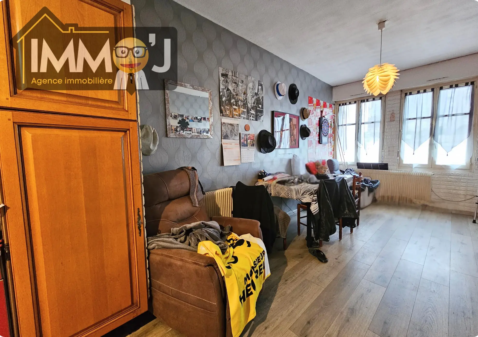 Maison 6 pièces à vendre à Neuves-Maisons - Grand séjour, cour, remise 