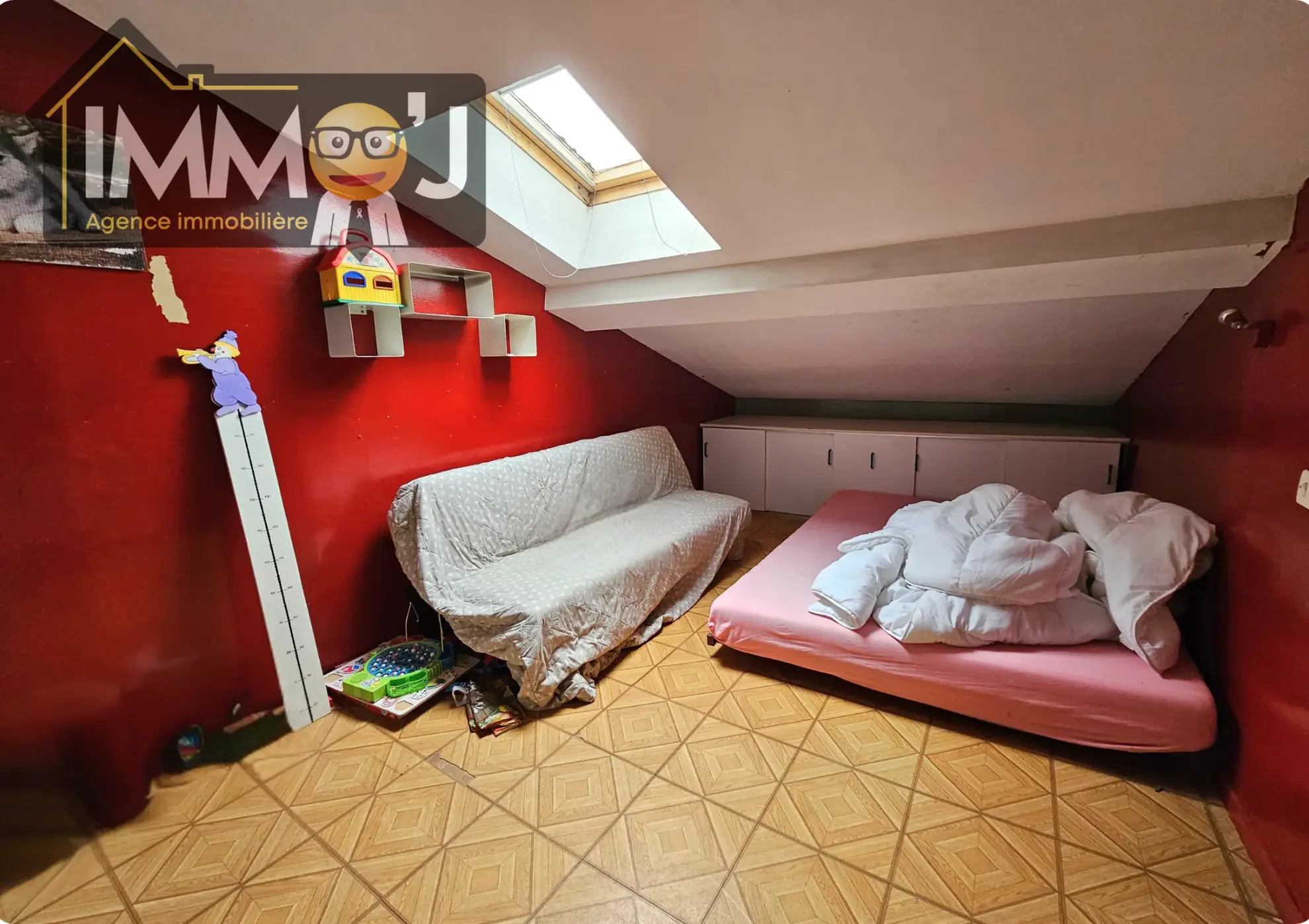 Maison 6 pièces à vendre à Neuves-Maisons - Grand séjour, cour, remise 