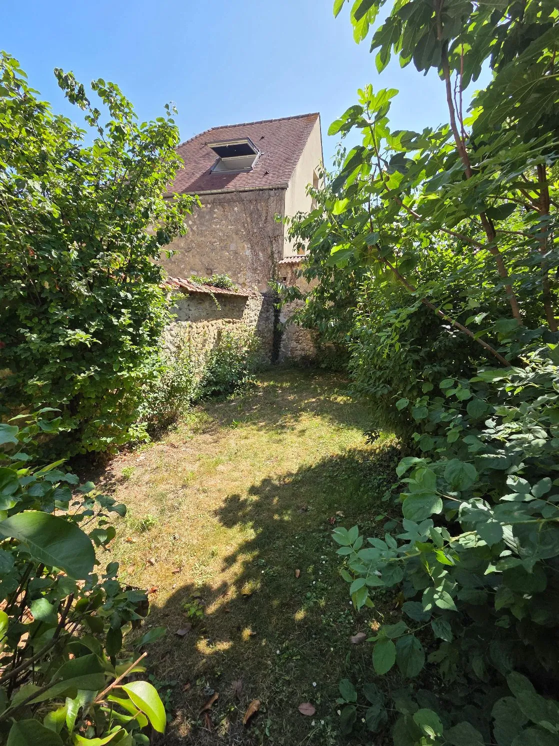 Charmant appartement 2 pièces avec jardin privé à Melun 