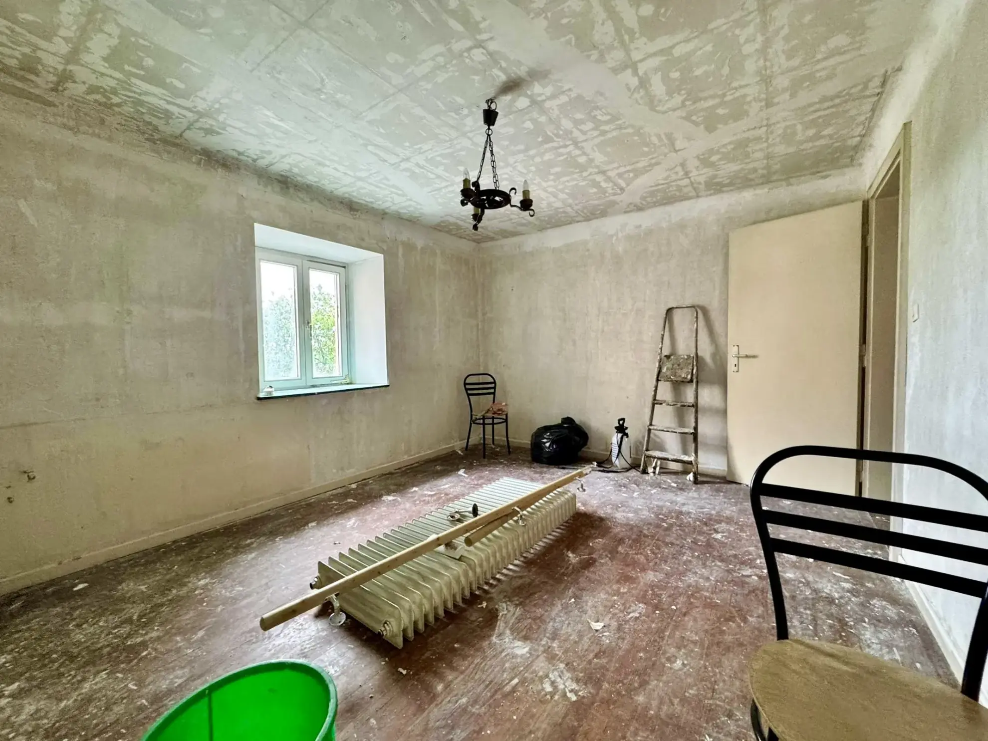 Maison de village à rénover à Dehlingen, 5 chambres, grand potentiel, charmant village 