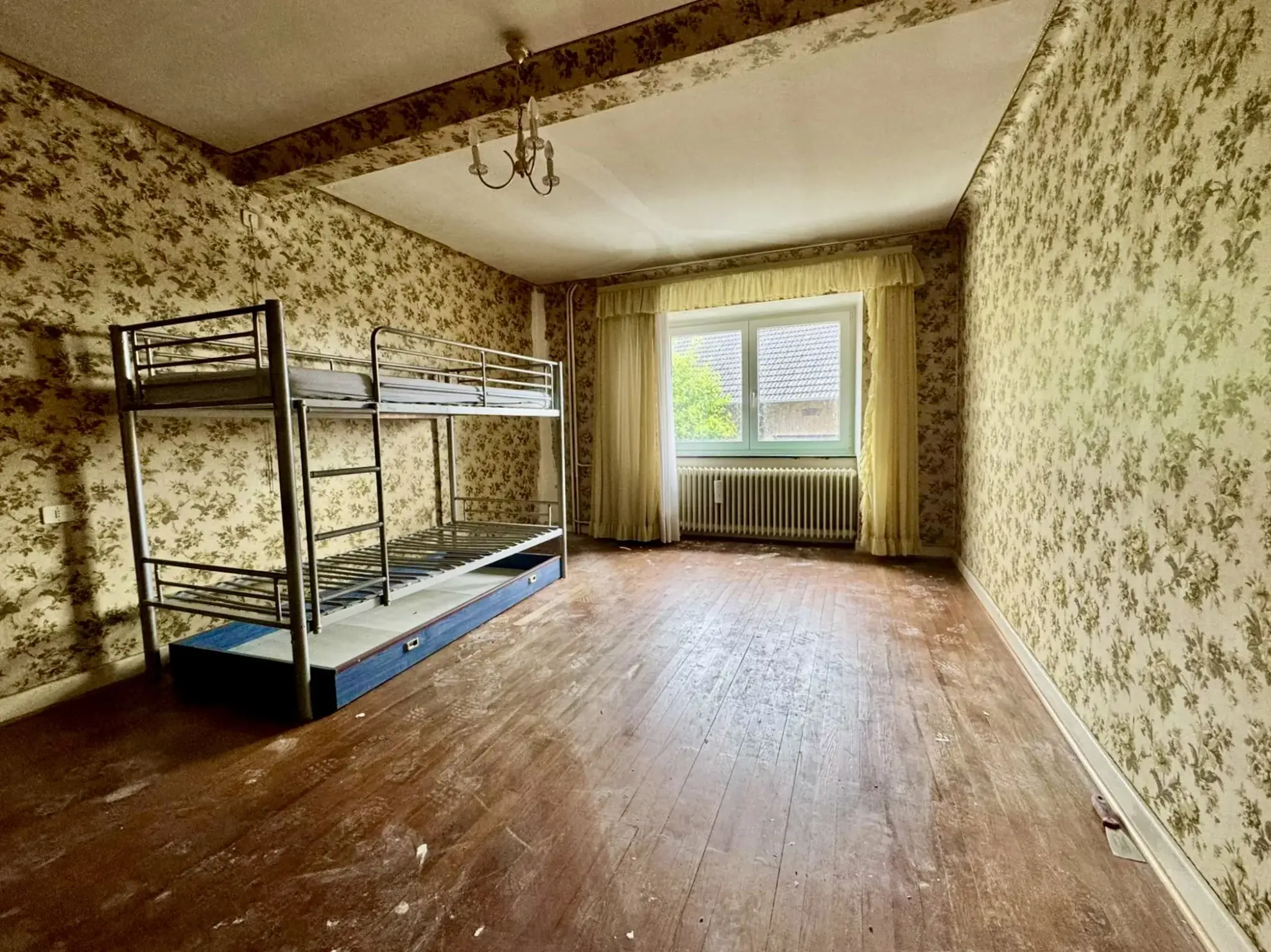 Maison de village à rénover à Dehlingen, 5 chambres, grand potentiel, charmant village 