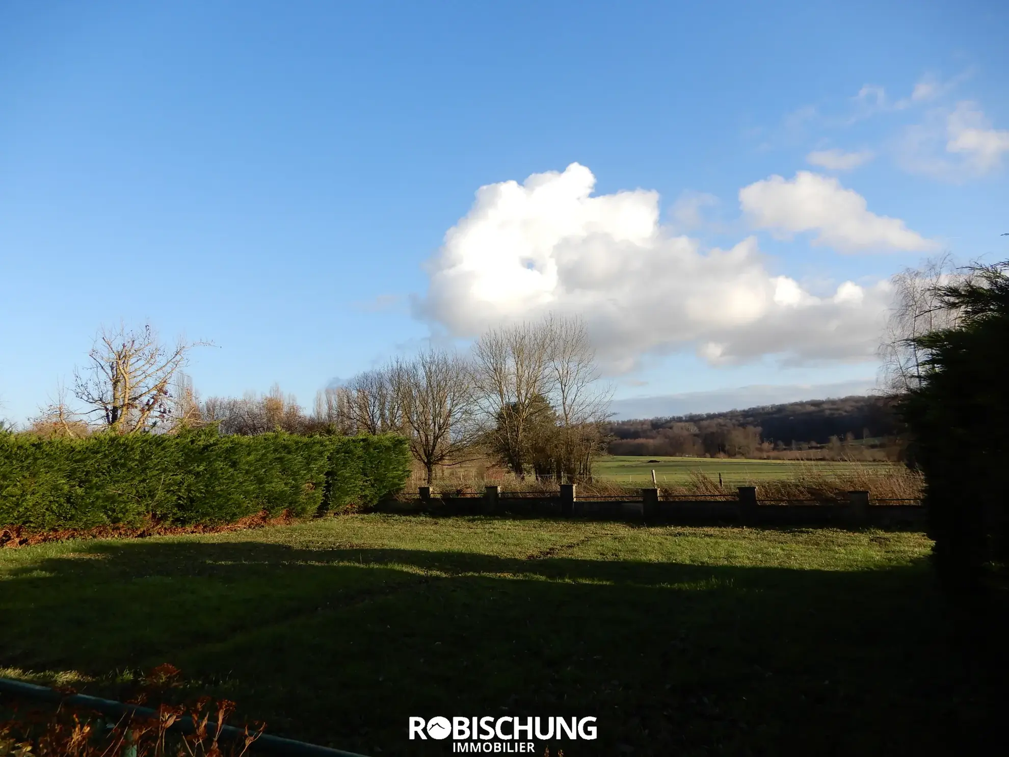 Maison à vendre de 1963 avec 3 appartements à Ballersdorf pour investissement 