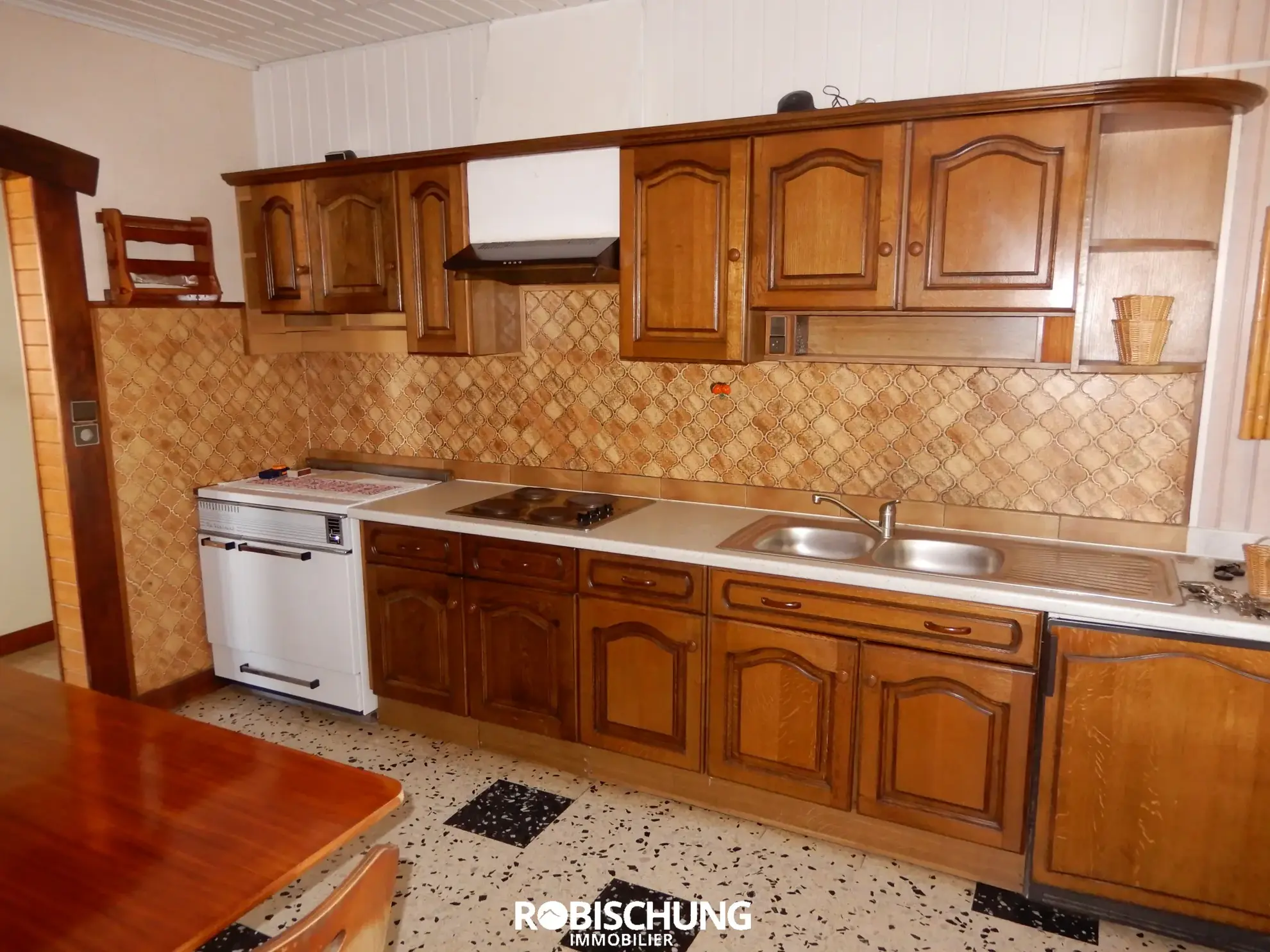 Maison à vendre de 1963 avec 3 appartements à Ballersdorf pour investissement 