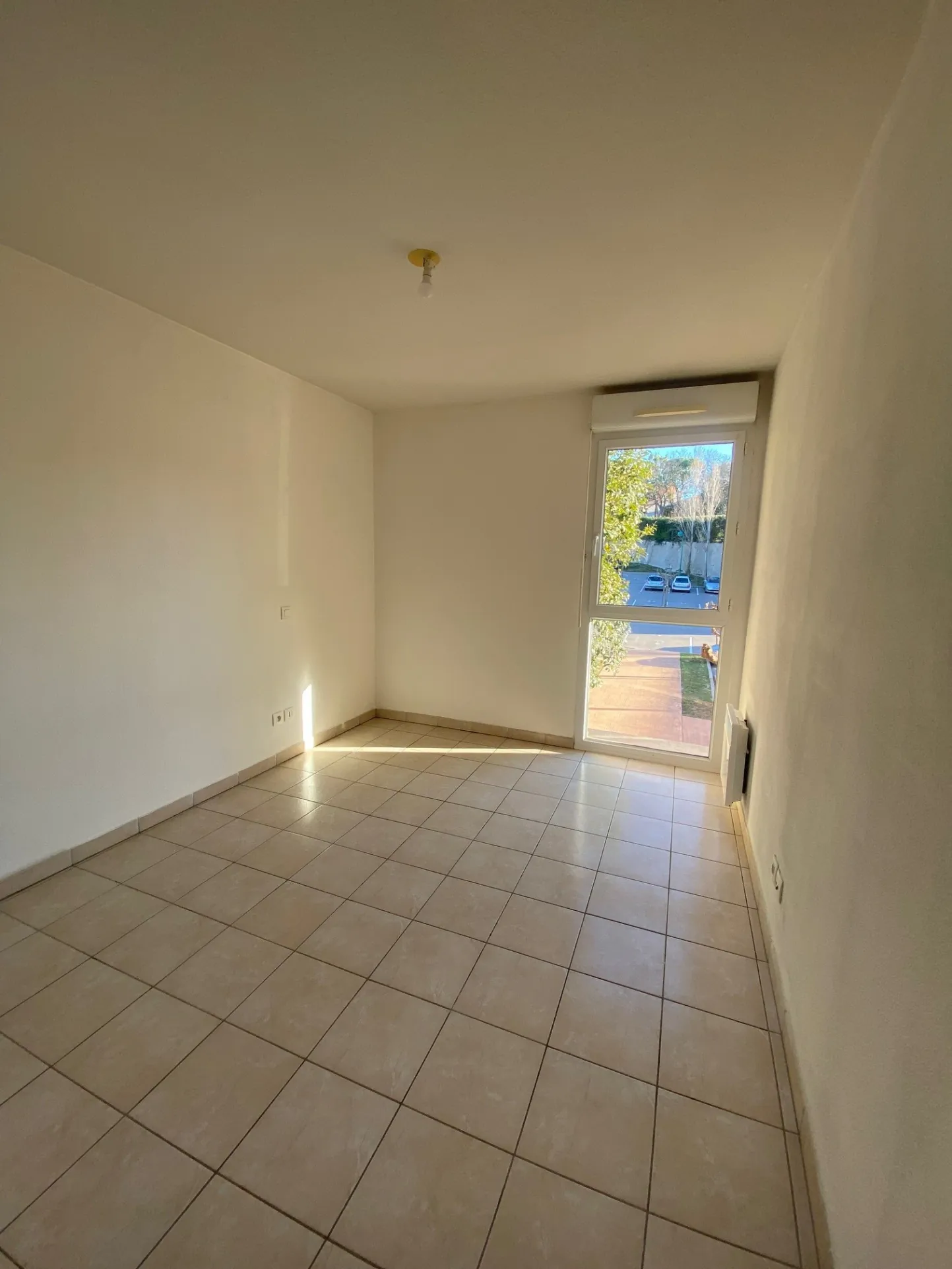 Appartement T3 avec Terrasse et Deux Parkings à Corneilla-del-Vercol 