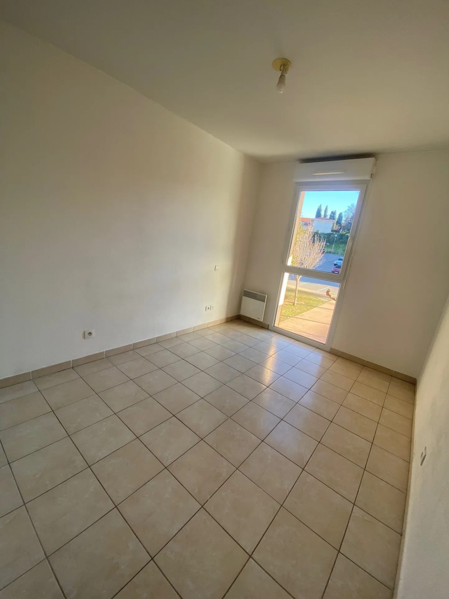 Appartement T3 avec Terrasse et Deux Parkings à Corneilla-del-Vercol 