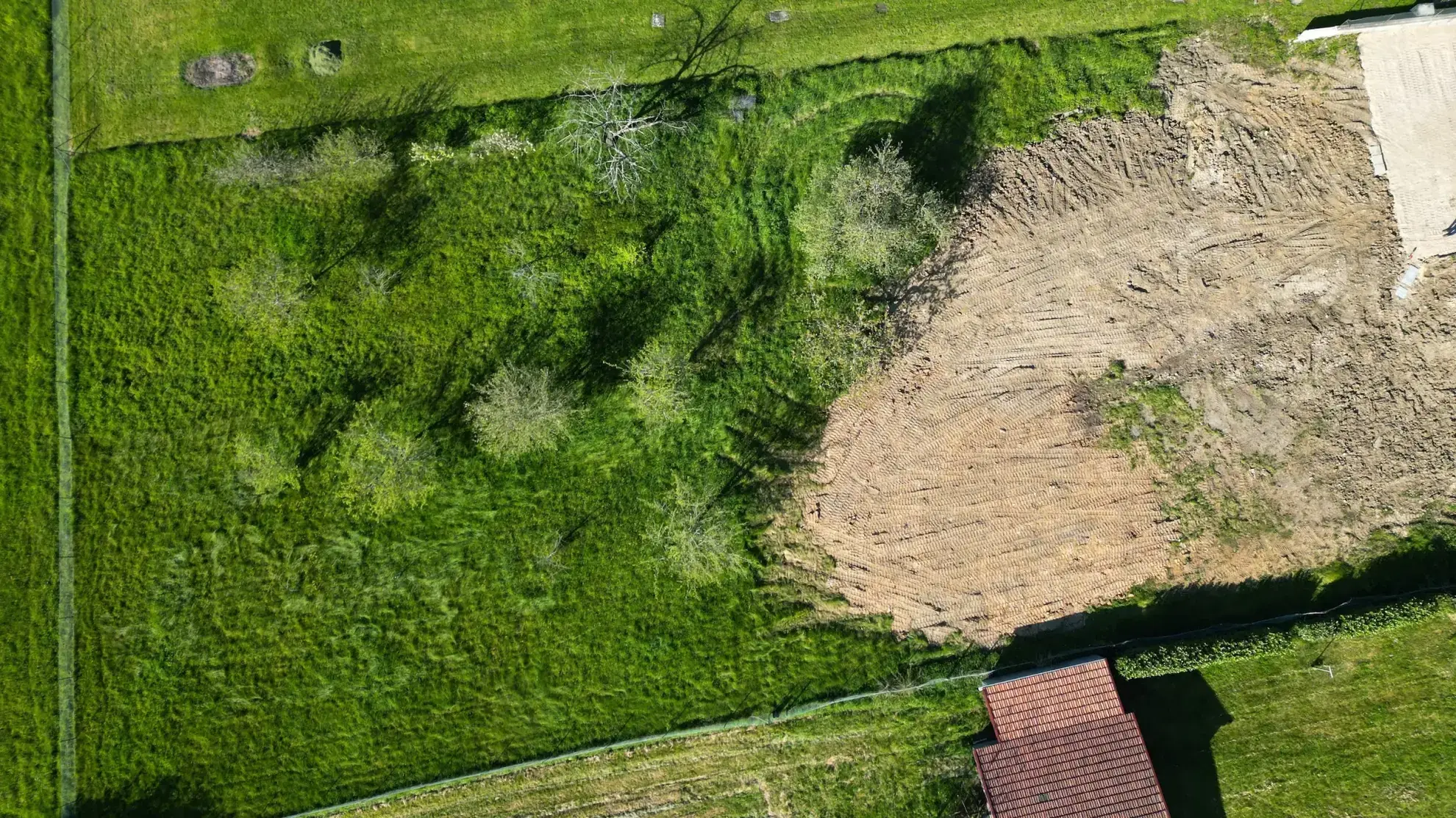 Terrain constructible de 2400 m² à Mignaloux-Beauvoir, vue dégagée et environnement calme 