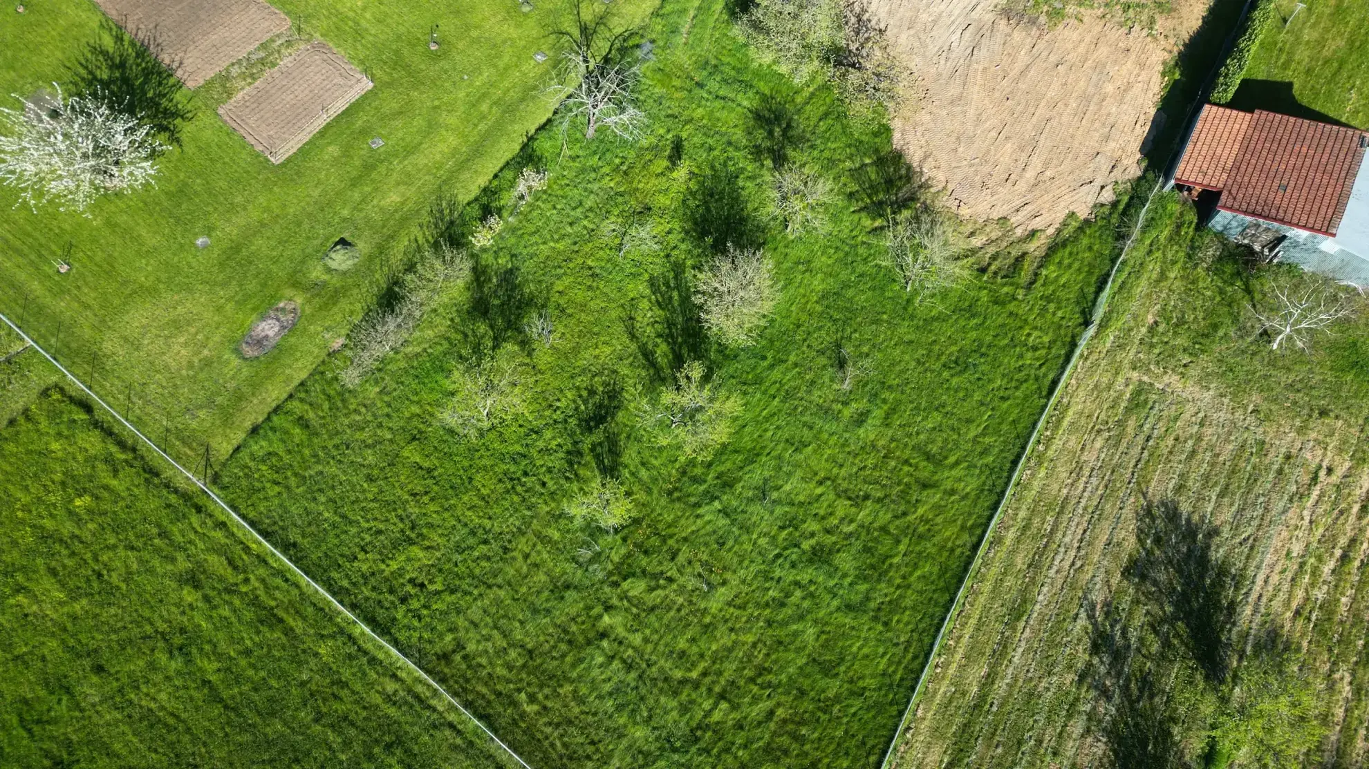 Terrain constructible de 2400 m² à Mignaloux-Beauvoir, vue dégagée et environnement calme 