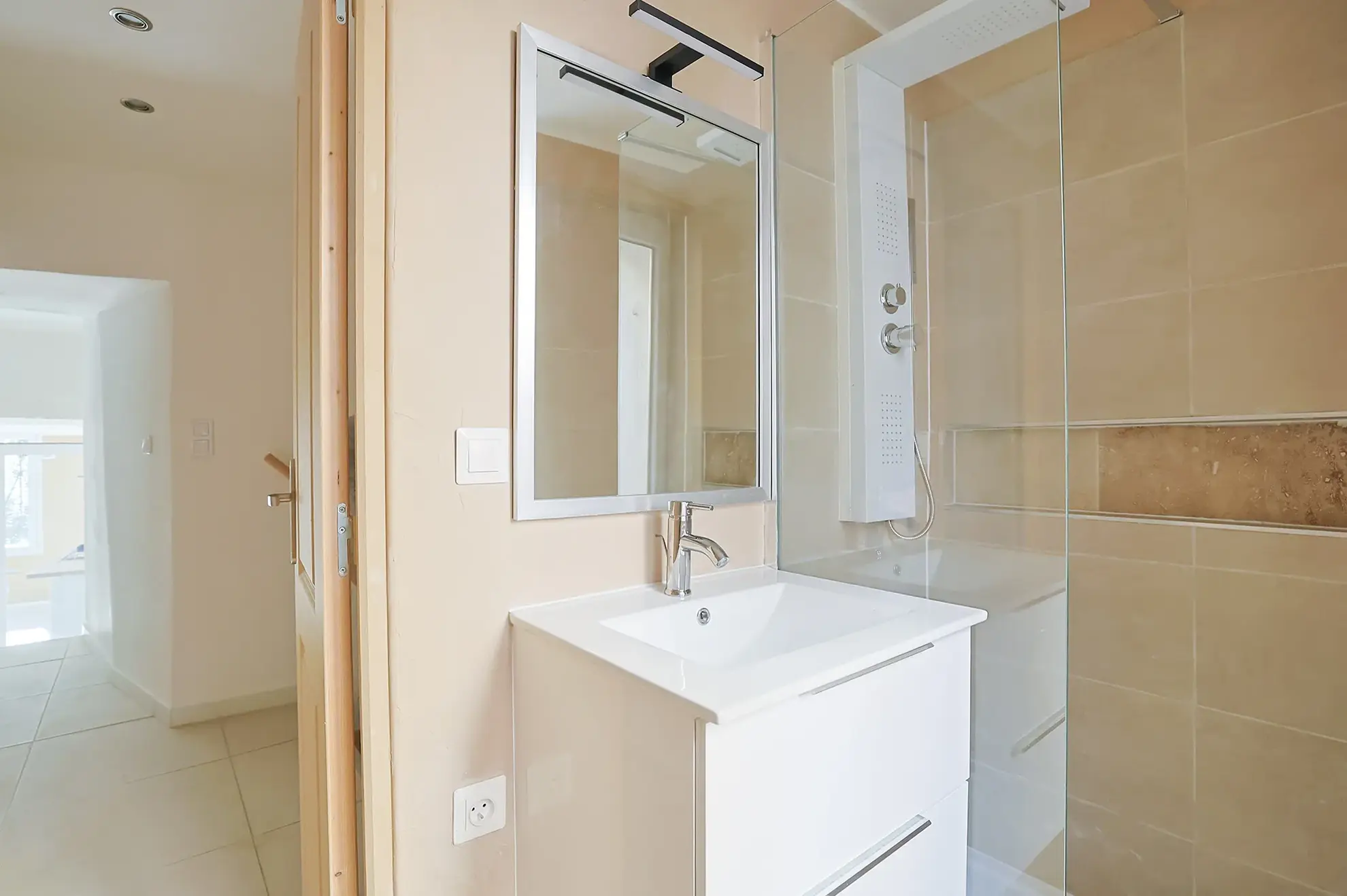 Maison de village rénovée en 2025 à Pignans - 76m² avec extérieur et annexe 