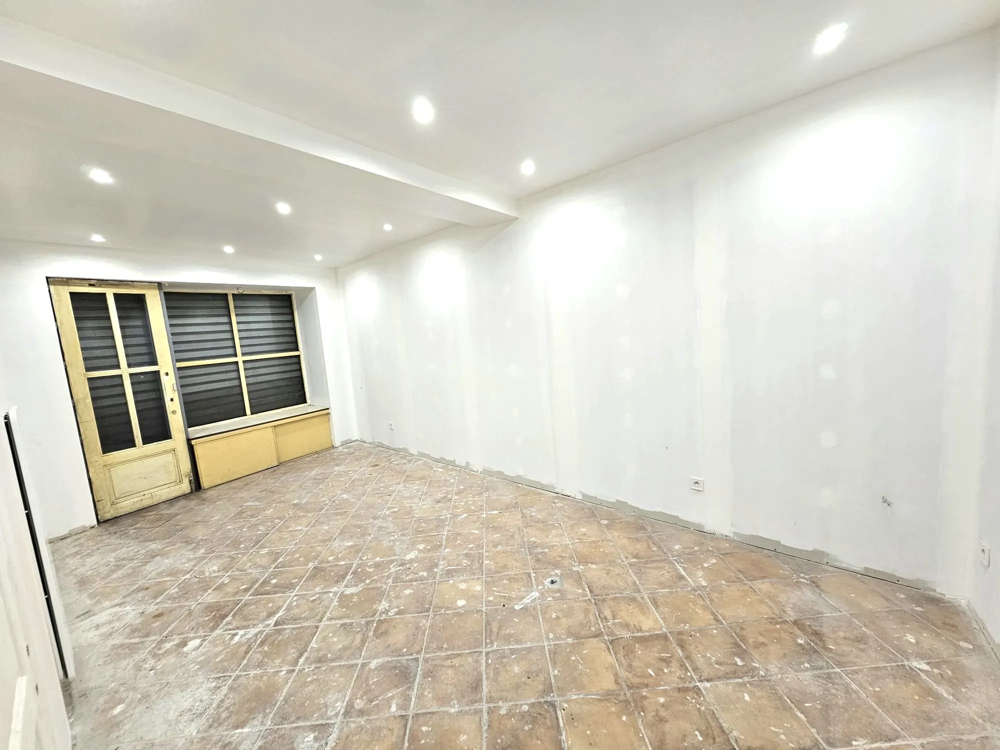 Investissez dans un immeuble à Fraisses offrant un fort potentiel locatif 