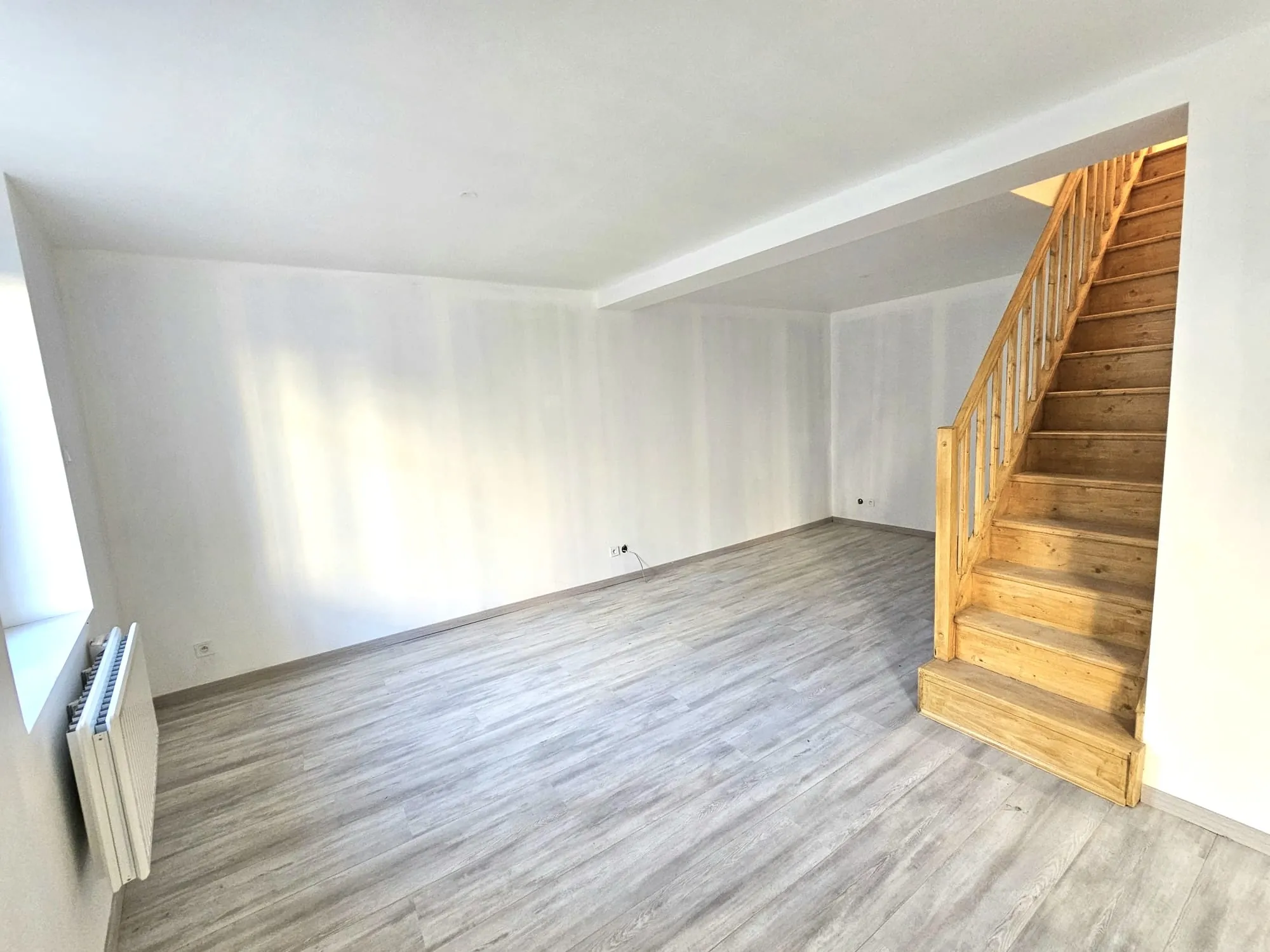 Investissez dans un immeuble à Fraisses offrant un fort potentiel locatif 