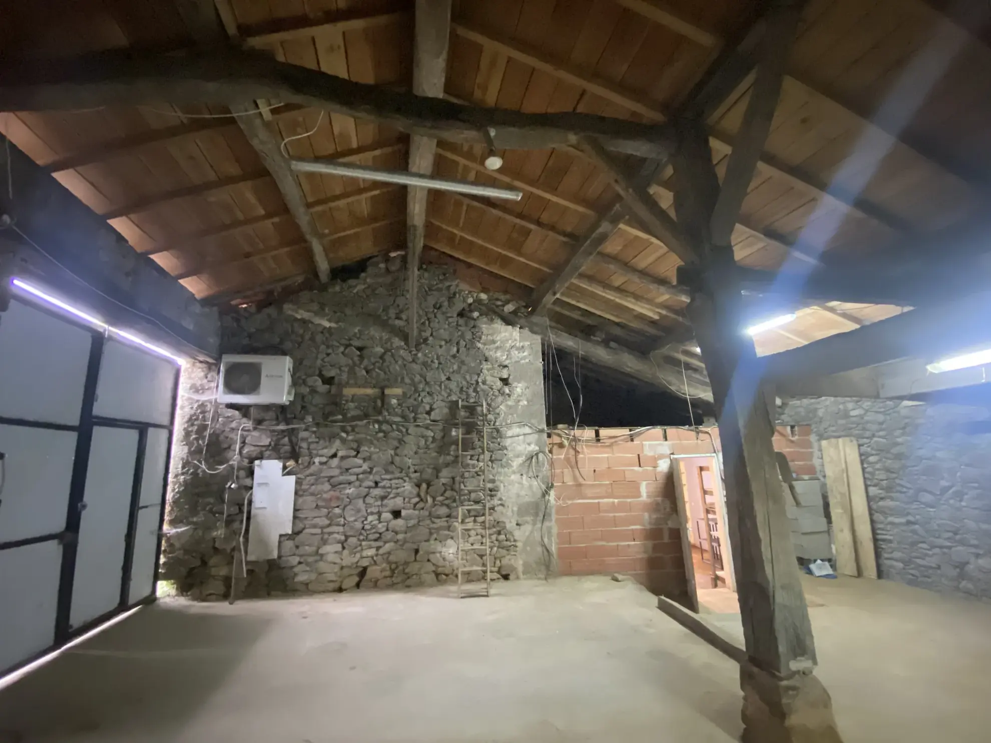 Magnifique maison ancienne de 195 m² avec jardin à proximité de La Reole et Sauveterre de Guyenne 