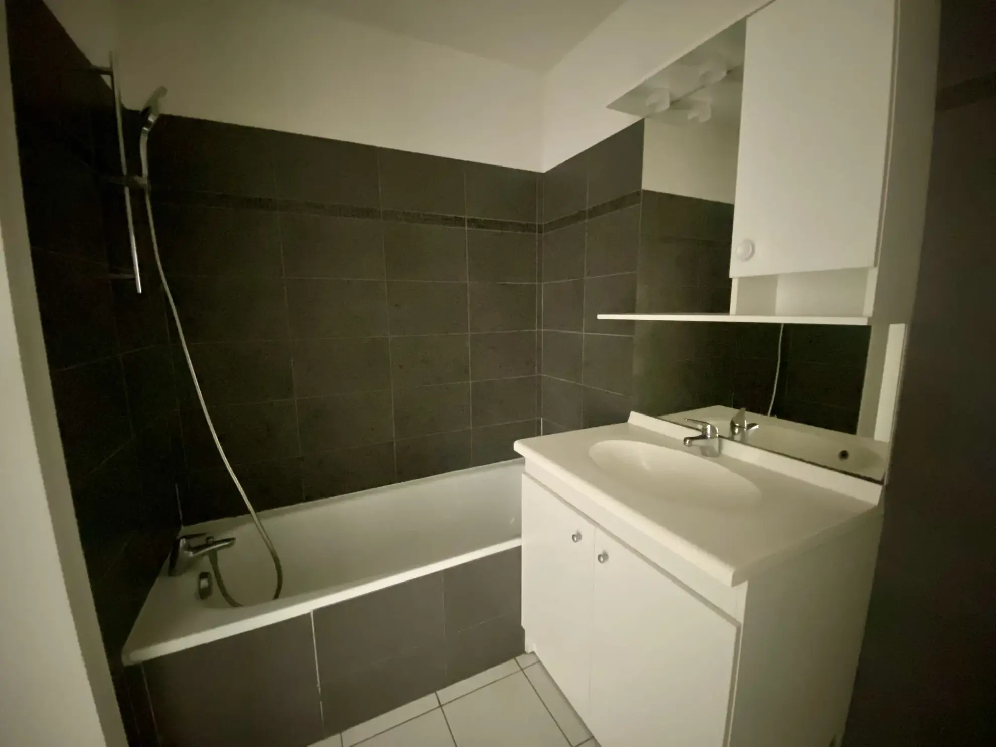 Appartement 3 pièces avec balcon et parking à Mérignac Beutre 