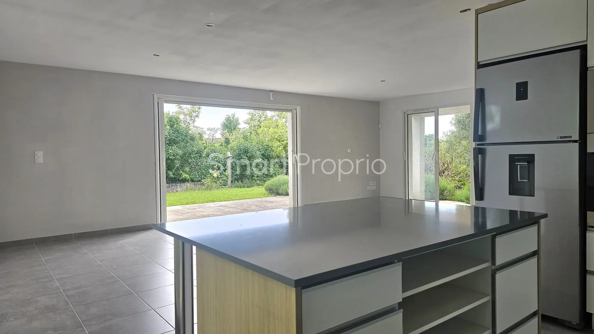 Maison de plain-pied récente à Chanas avec terrasse et garage 