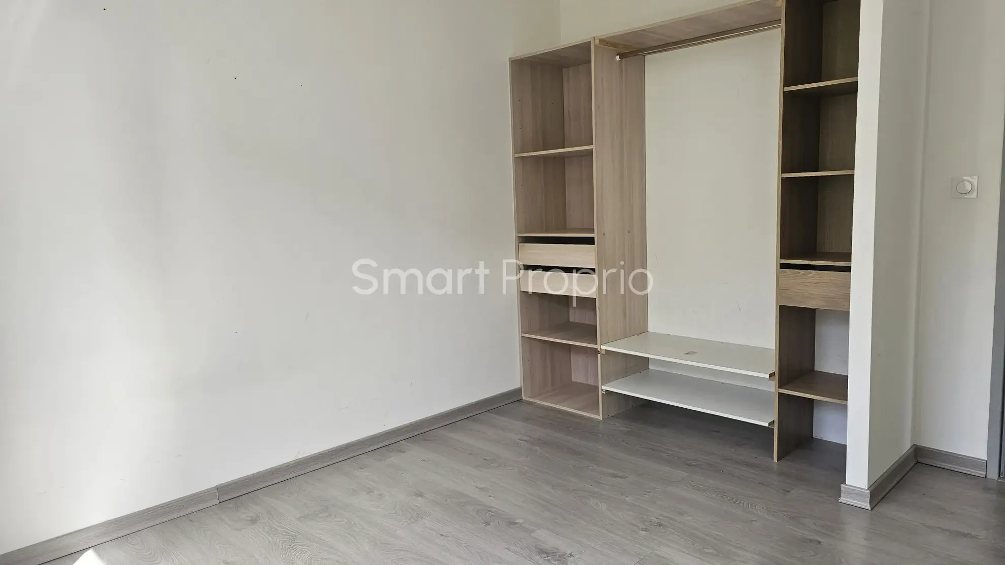 Maison de plain-pied récente à Chanas avec terrasse et garage 