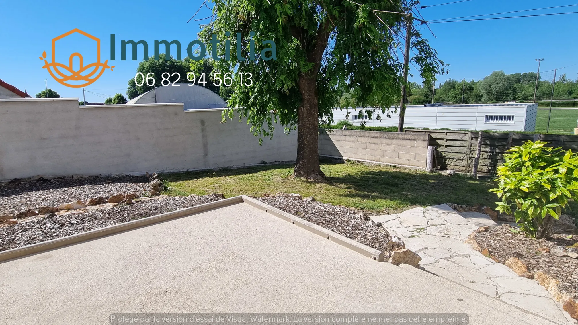 Maison à Bray-sur-Seine avec jardin clos, 3 chambres et garage 