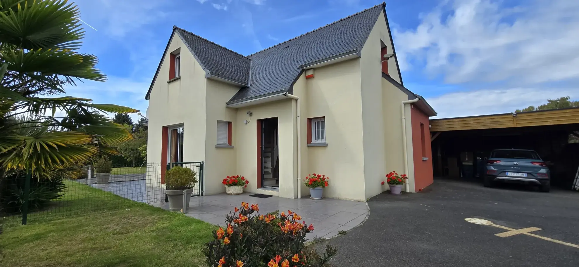 Maison familiale avec 4 chambres, jardin clos et stationnement à Treguidel