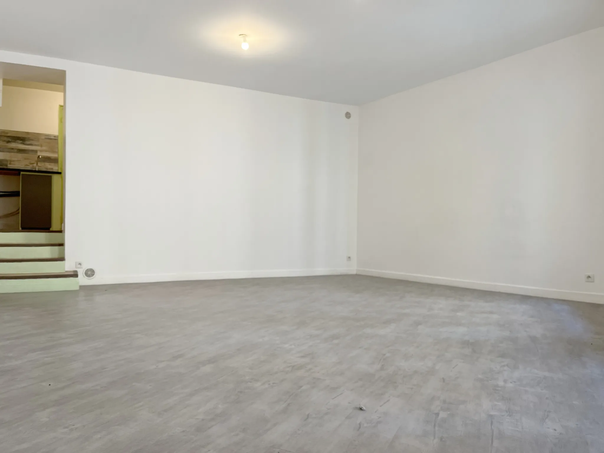 Maison de village avec appartement et studio à Saint-Laurent-de-la-Cabrerisse 