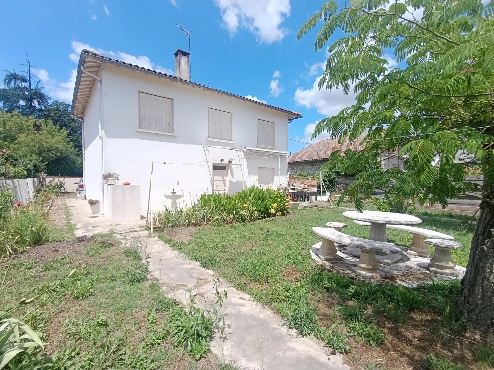 Maison de 81 m² avec terrasse et jardin proche d'Agen 