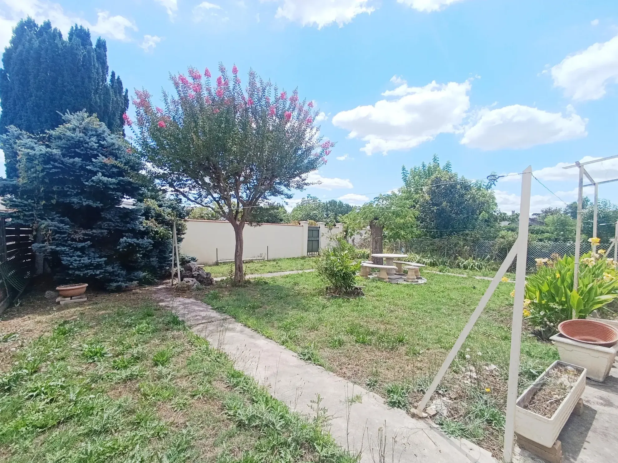 Maison de 81 m² avec terrasse et jardin proche d'Agen 