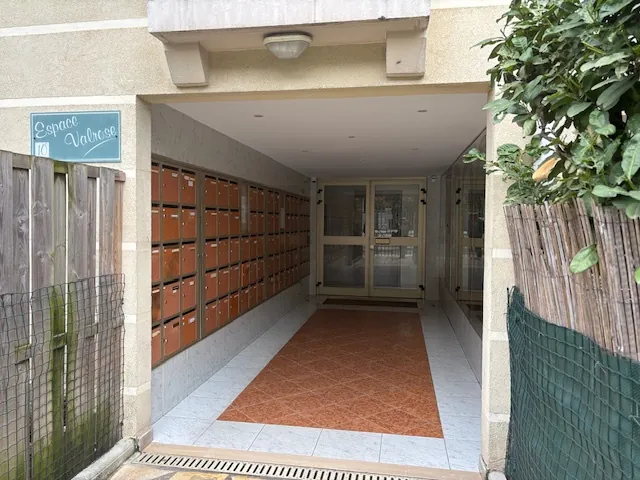 Studio à Nice avec jardin privatif, parfait pour investissement ou premier achat 