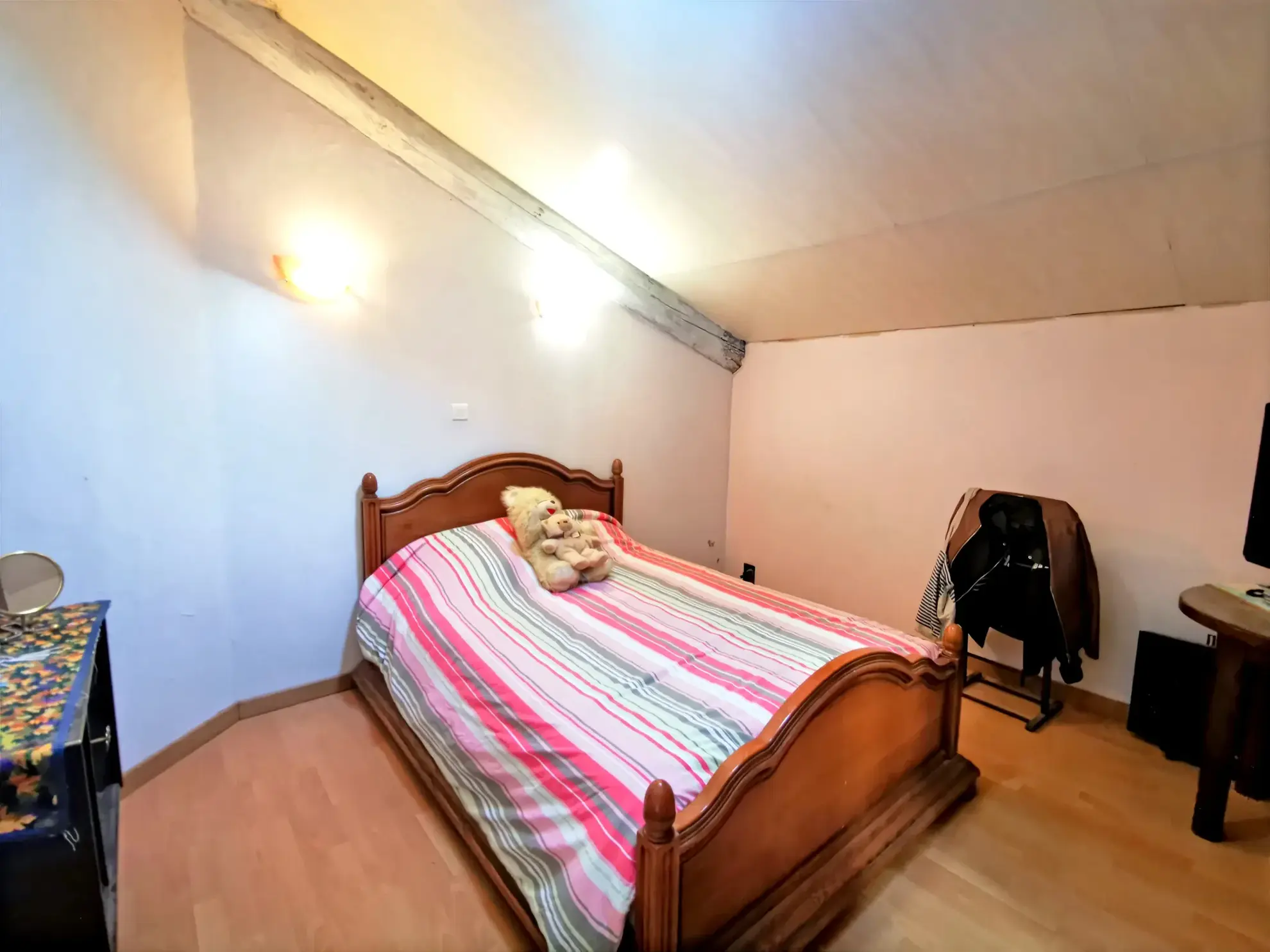 Ancienne maison en pierre de 251m² avec deux habitations et terrain de 4000 m² à Golfech 