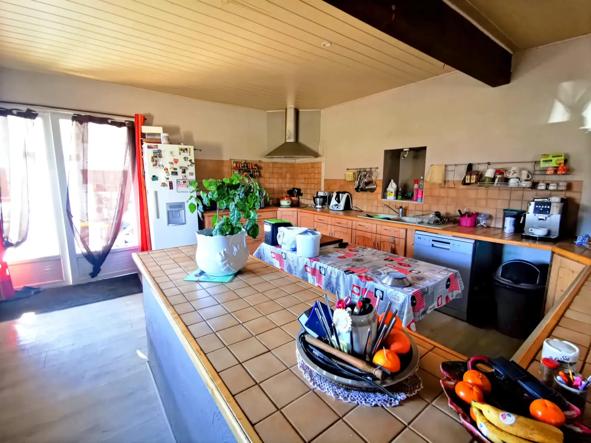 Ancienne maison en pierre de 251m² avec deux habitations et terrain de 4000 m² à Golfech 