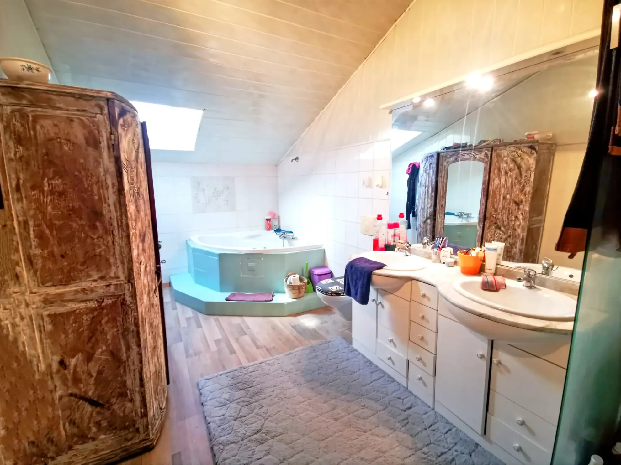 Ancienne maison en pierre de 251m² avec deux habitations et terrain de 4000 m² à Golfech 