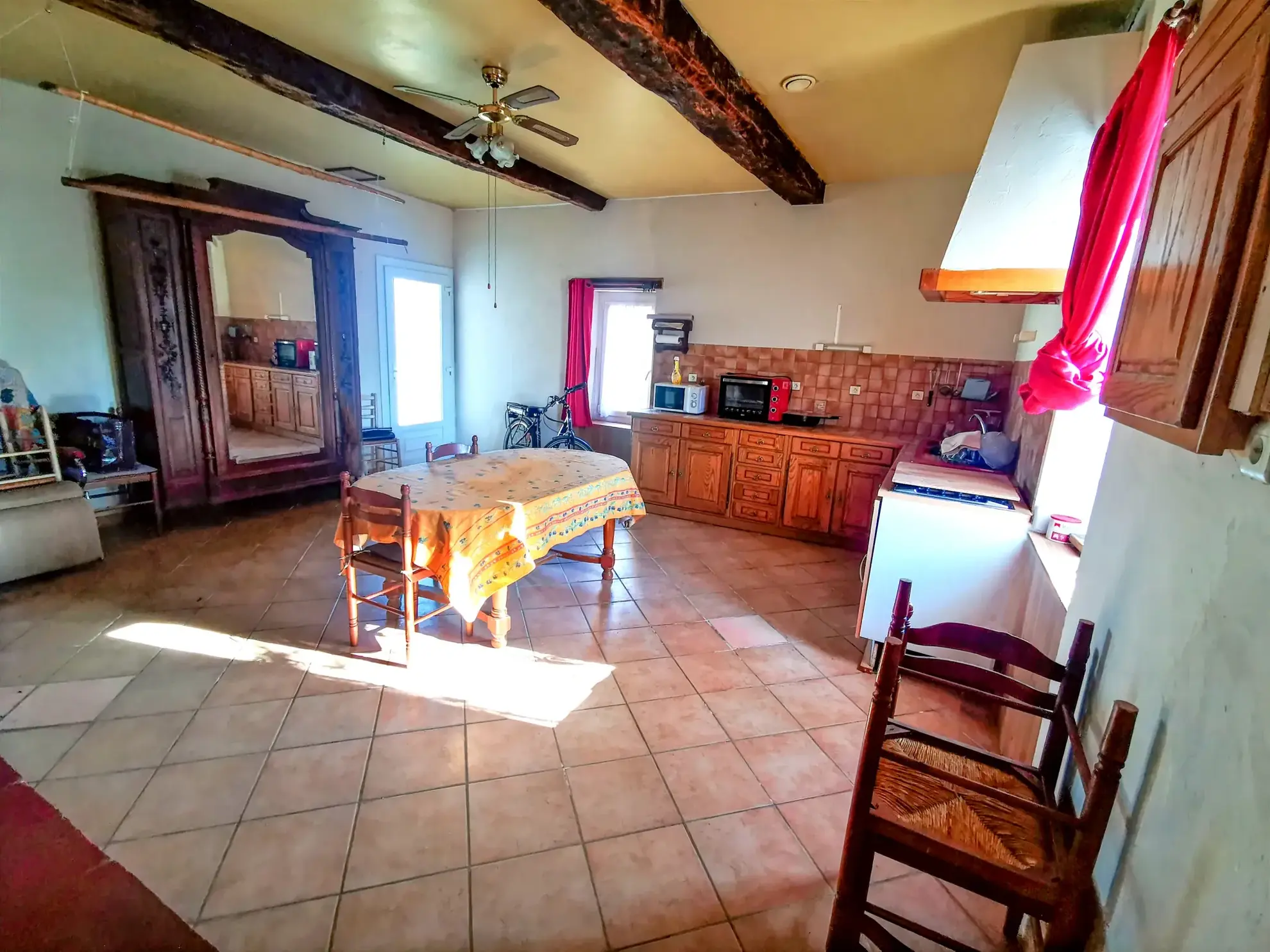 Ancienne maison en pierre de 251m² avec deux habitations et terrain de 4000 m² à Golfech 