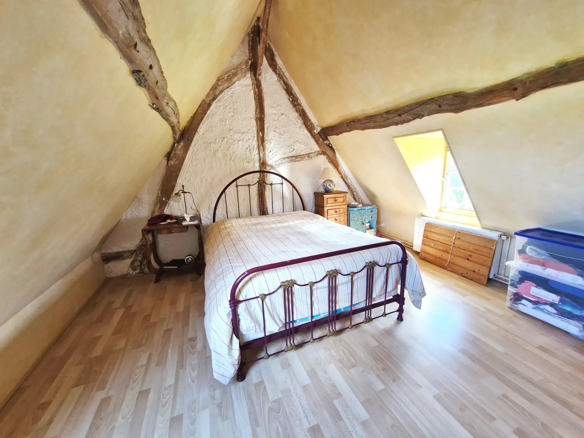 Longère à Auppegard avec grand terrain, dépendances et potentiel de division 