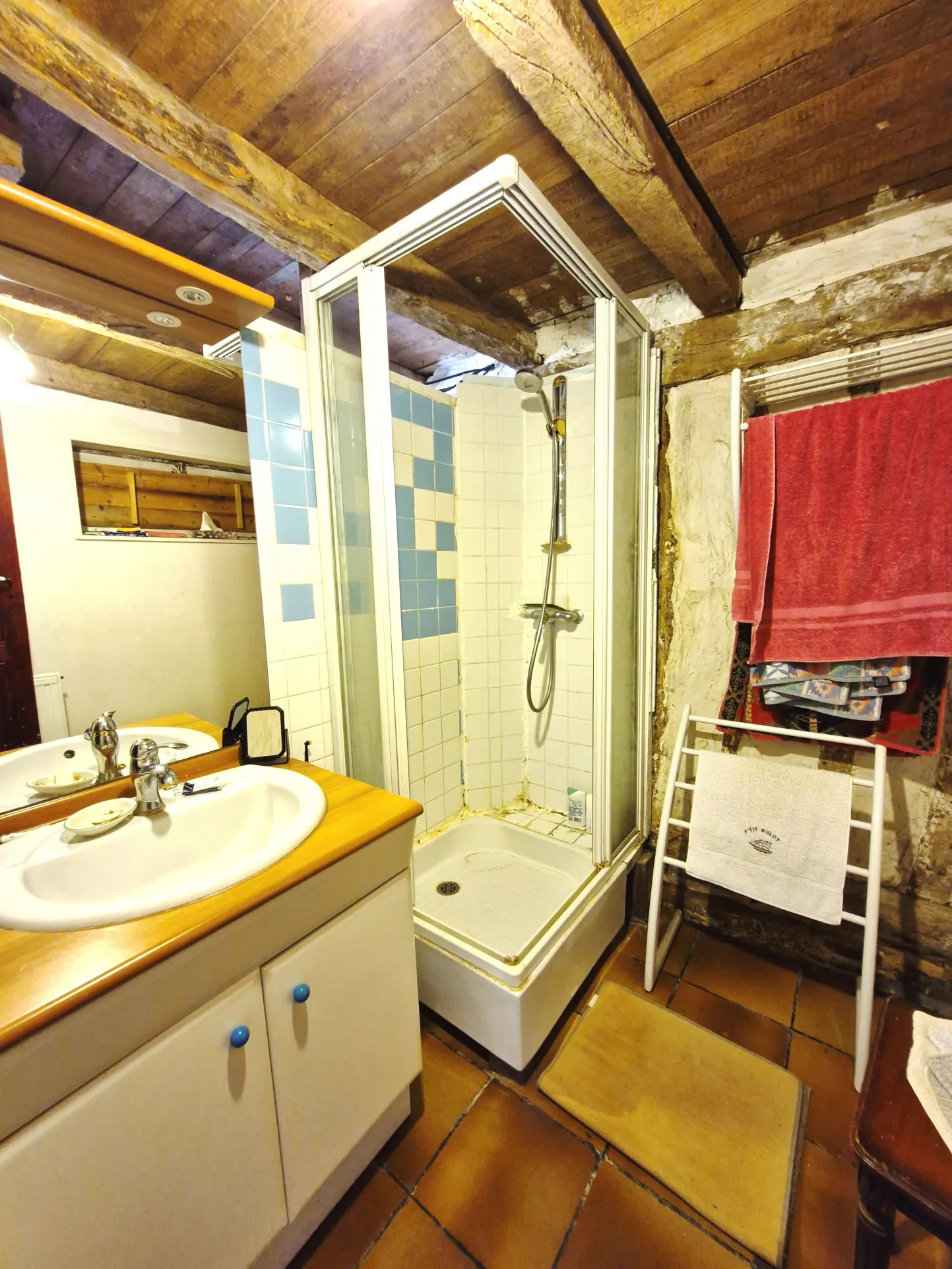 Longère à Auppegard avec grand terrain, dépendances et potentiel de division 