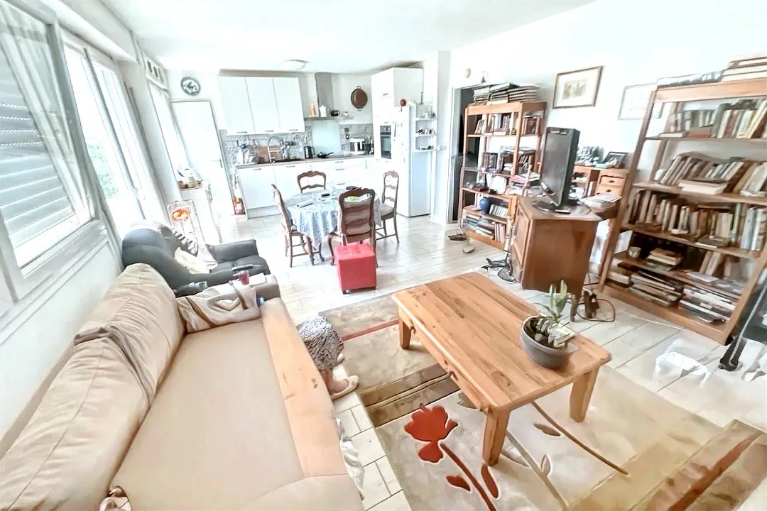 Appartement T4 à Douai avec parking et cave, secteur Jeanne d’Arc, investissement idéal