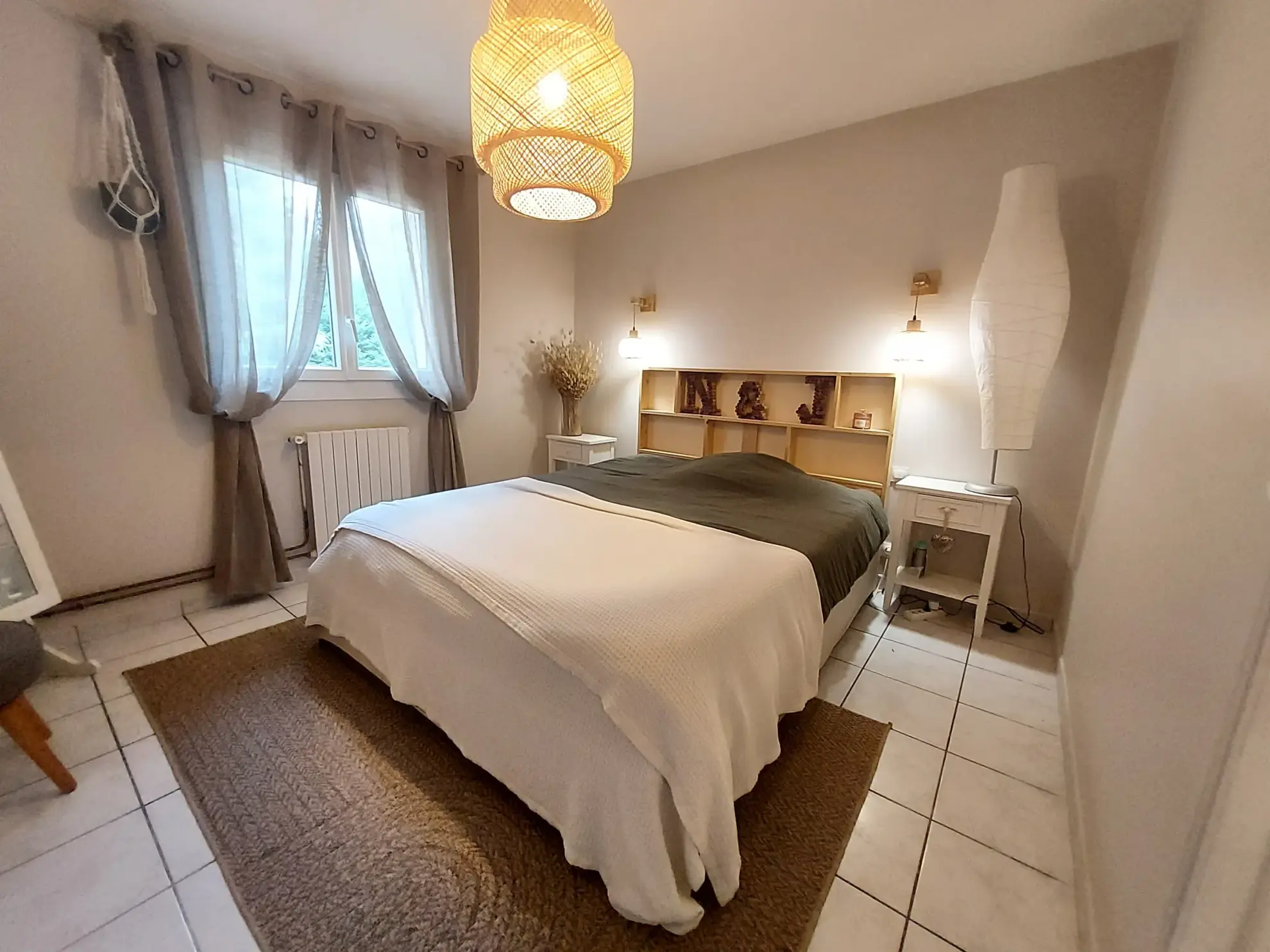 Maison avec grand terrain, piscine couverte et garage à Bazas en Gironde 