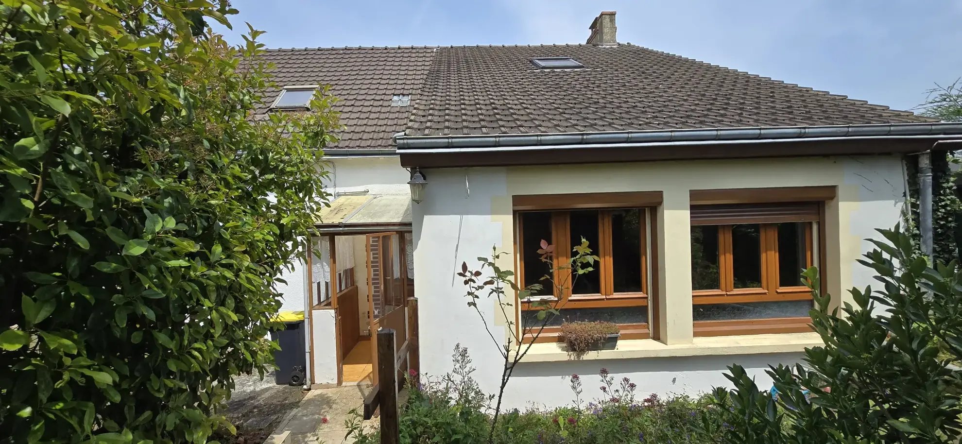Maison à vendre à Ouzouer le Marché avec jardin et double garage