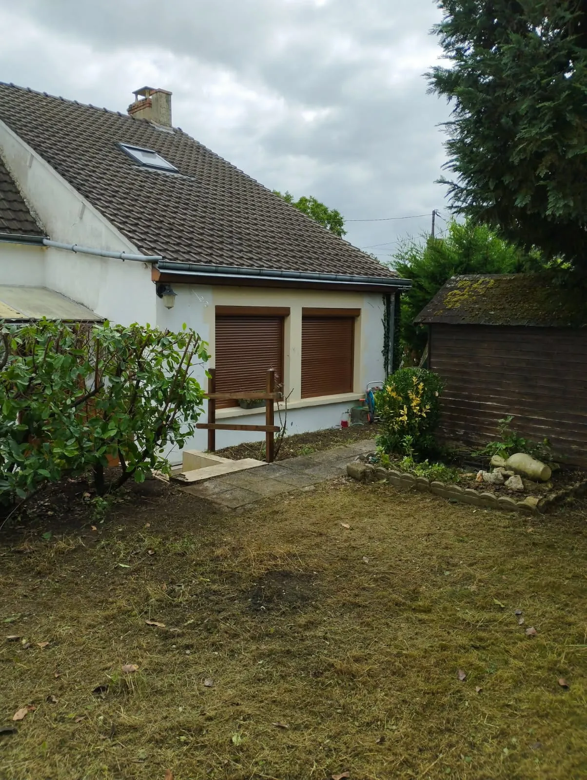 Maison à vendre à Ouzouer le Marché avec jardin et double garage 