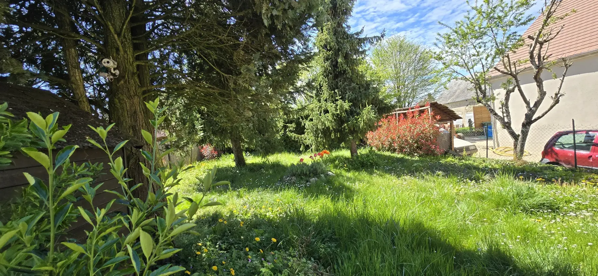 Maison à vendre à Ouzouer le Marché avec jardin et double garage 