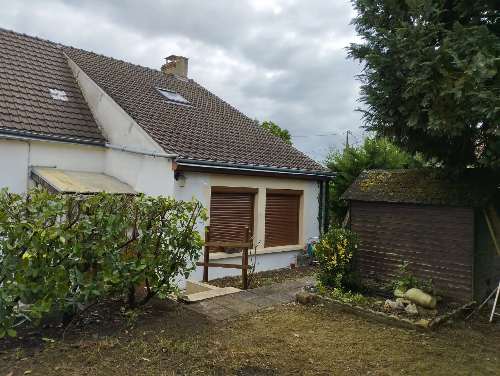 Maison à vendre à Ouzouer le Marché avec jardin et double garage 