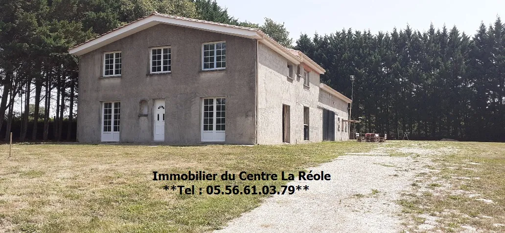 Maison à rénover de 260 m² avec dépendance et garage à La Reole