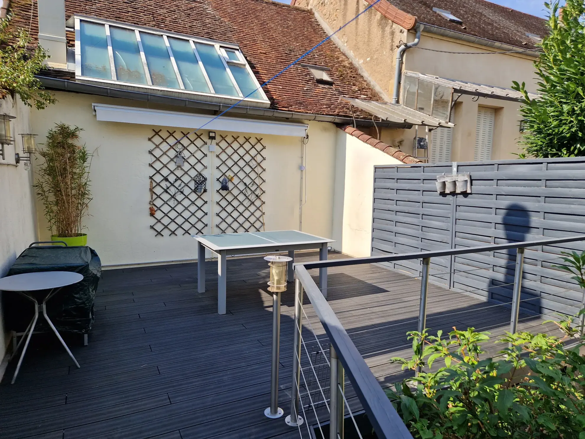 Bel appartement de 150 m² avec extérieur et stationnement en centre-ville d'Autun 
