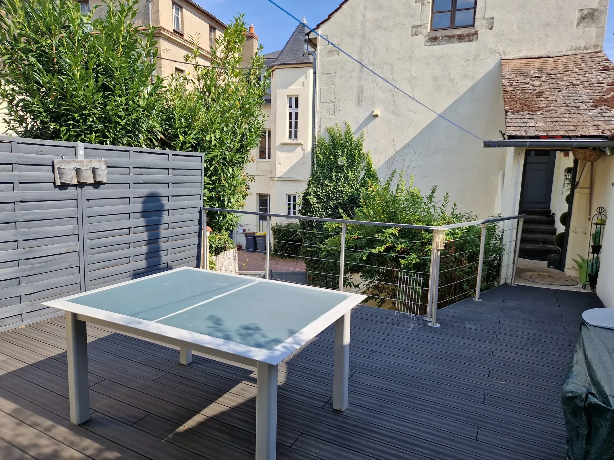 Bel appartement de 150 m² avec extérieur et stationnement en centre-ville d'Autun