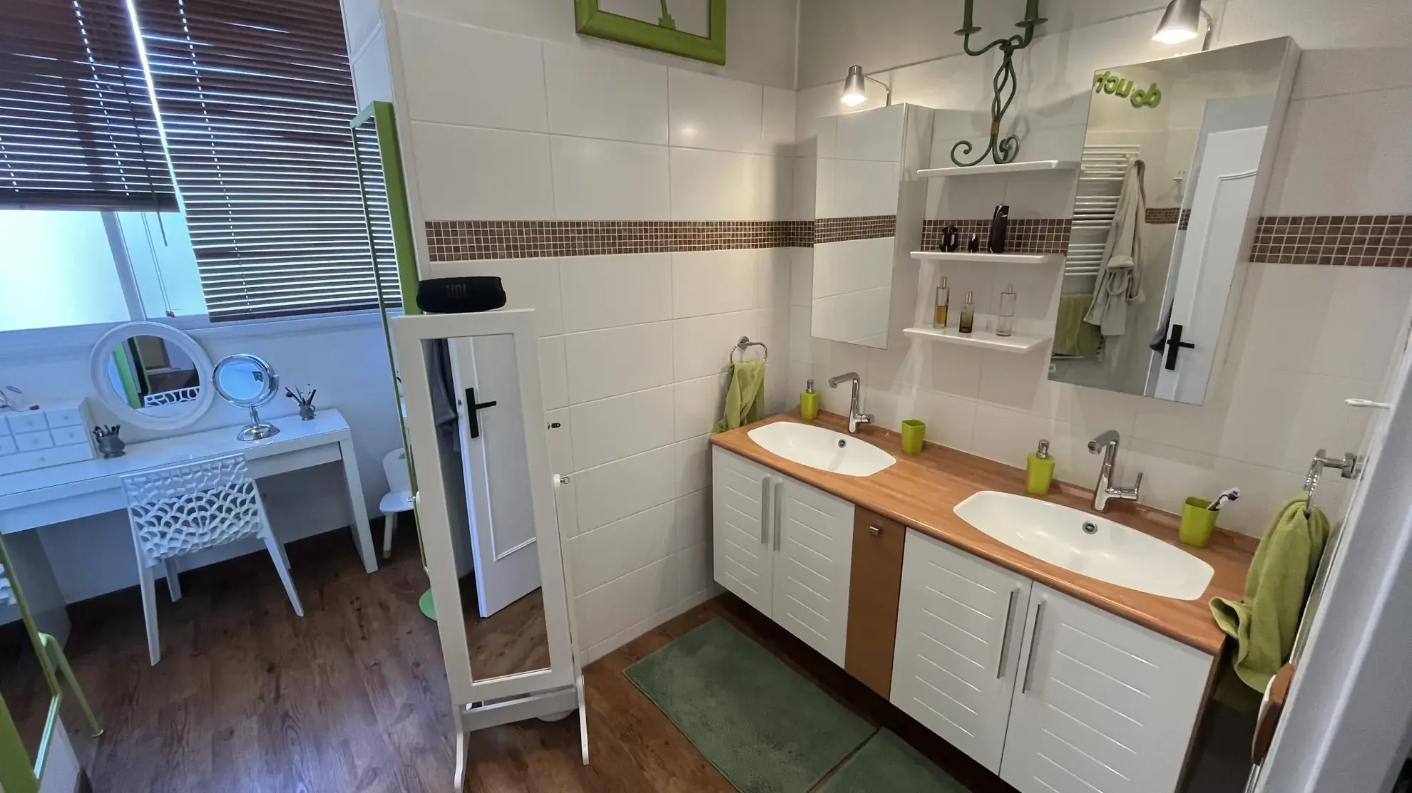 Bel appartement de 150 m² avec extérieur et stationnement en centre-ville d'Autun 