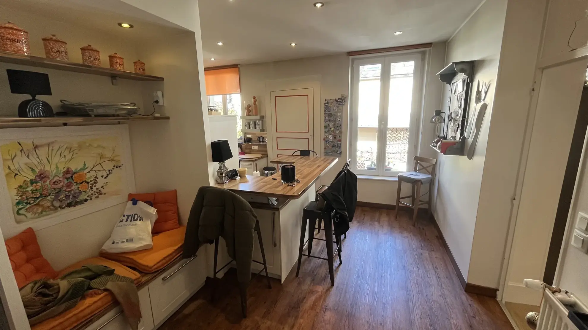 Bel appartement de 150 m² avec extérieur et stationnement en centre-ville d'Autun 