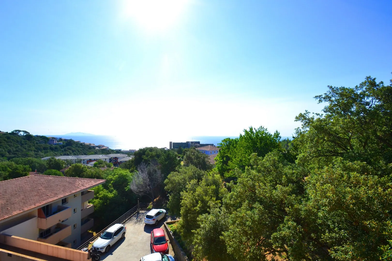 Vente d'un appartement F3 avec vue mer à Bastia - calme et lumineux 