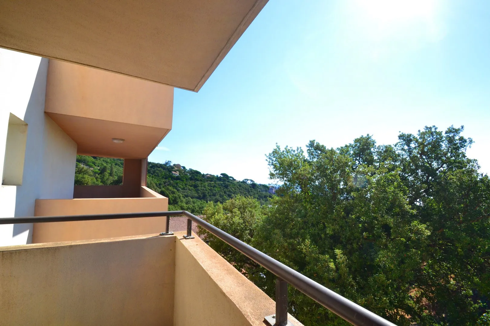 Vente d'un appartement F3 avec vue mer à Bastia - calme et lumineux 